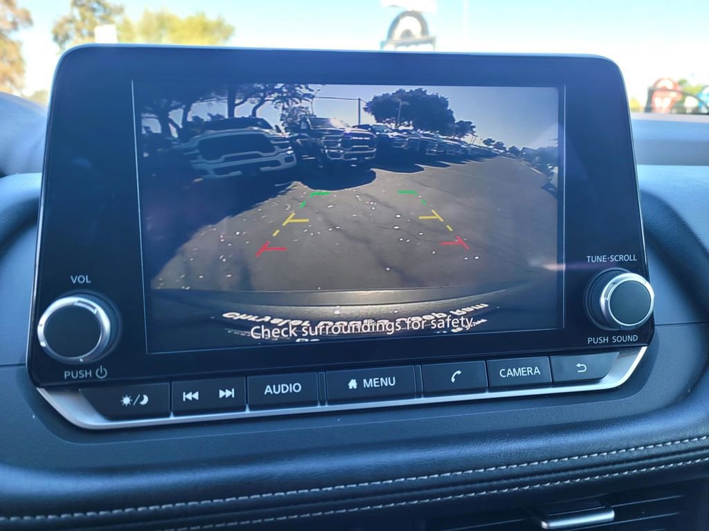 Used 2023 Nissan Rogue SV image 11