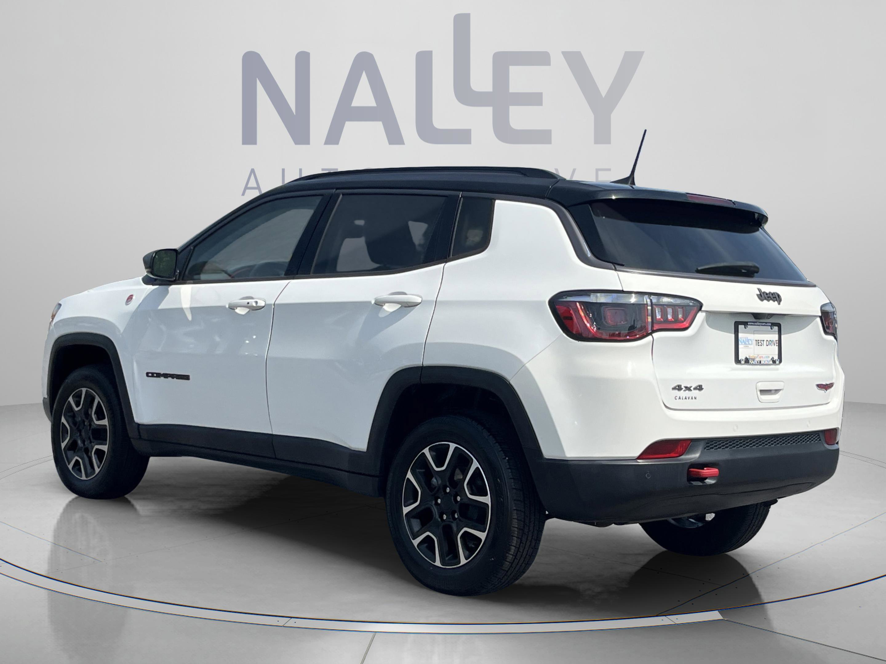Used 2021 Jeep Compass Trailhawk image 3