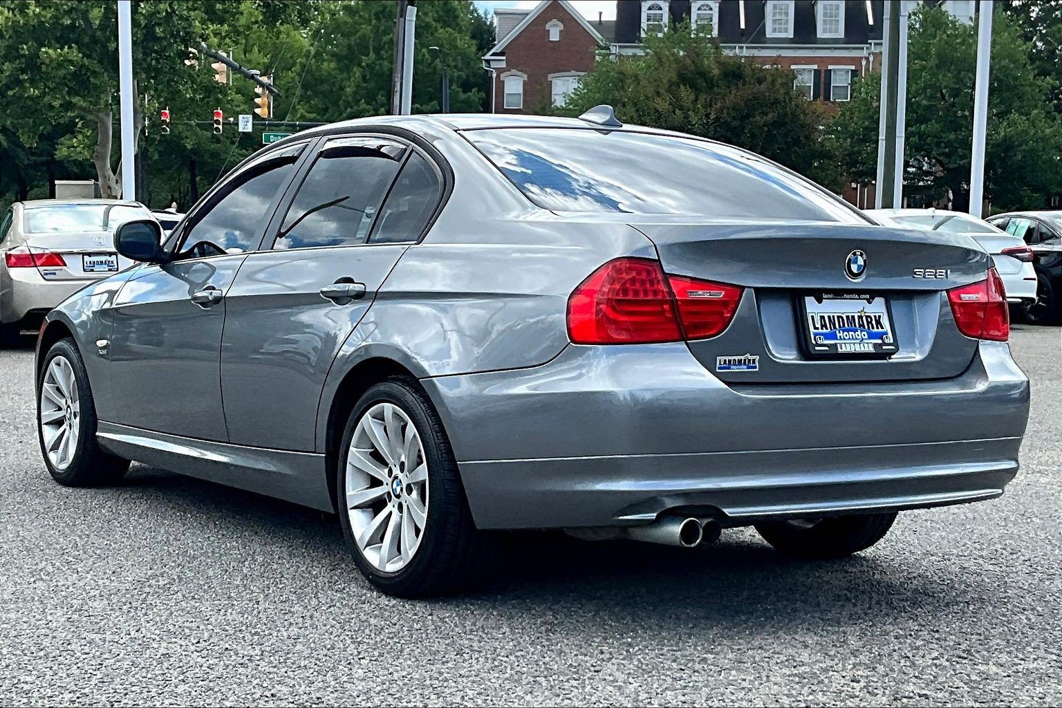 Used 2011 BMW 328i xDrive Sedan AWD/4WD image 12
