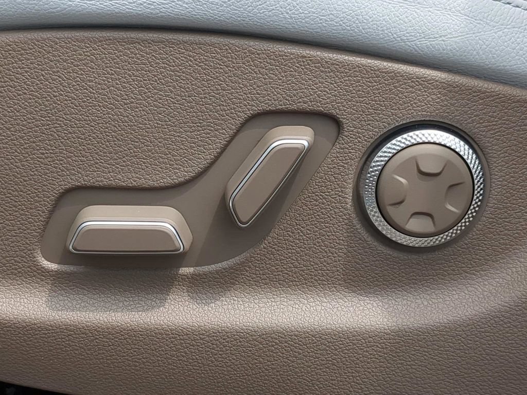 Used 2026 Genesis Electrified GV70 AWD/4WD image 17