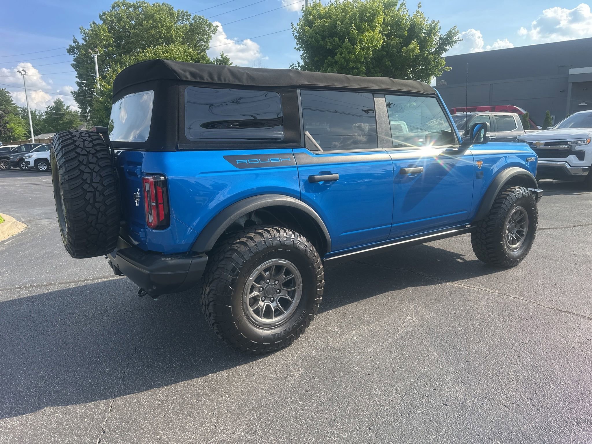 Used 2022 Ford Bronco Badlands AWD/4WD image 3
