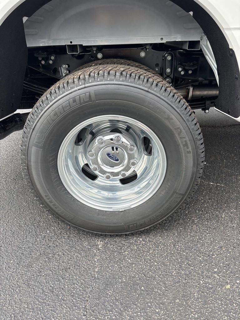 New 2026 Ford F350 Platinum image 43