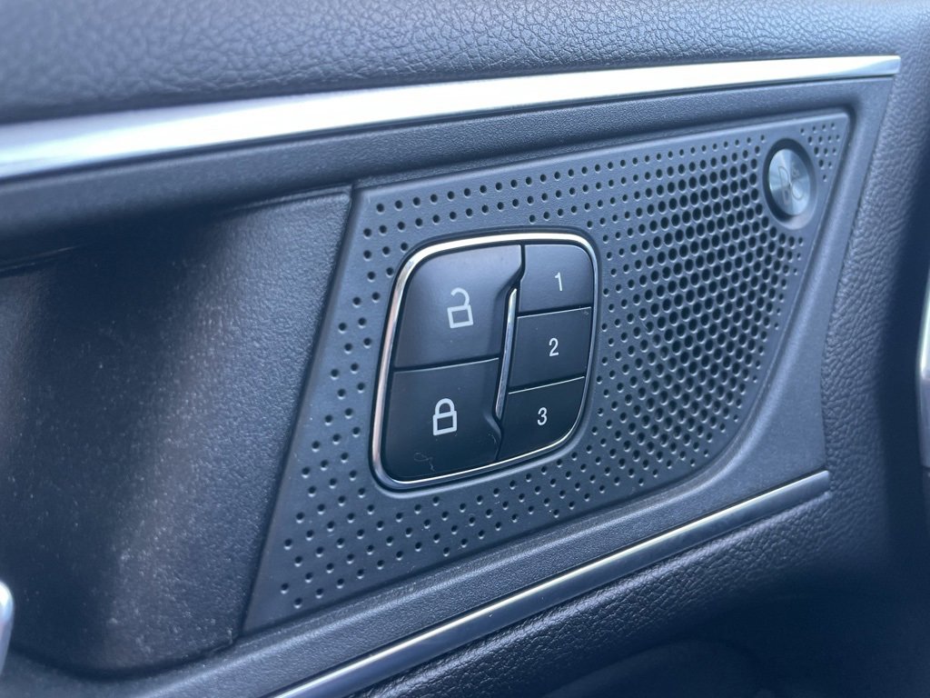 Used 2023 Ford Edge Titanium image 24