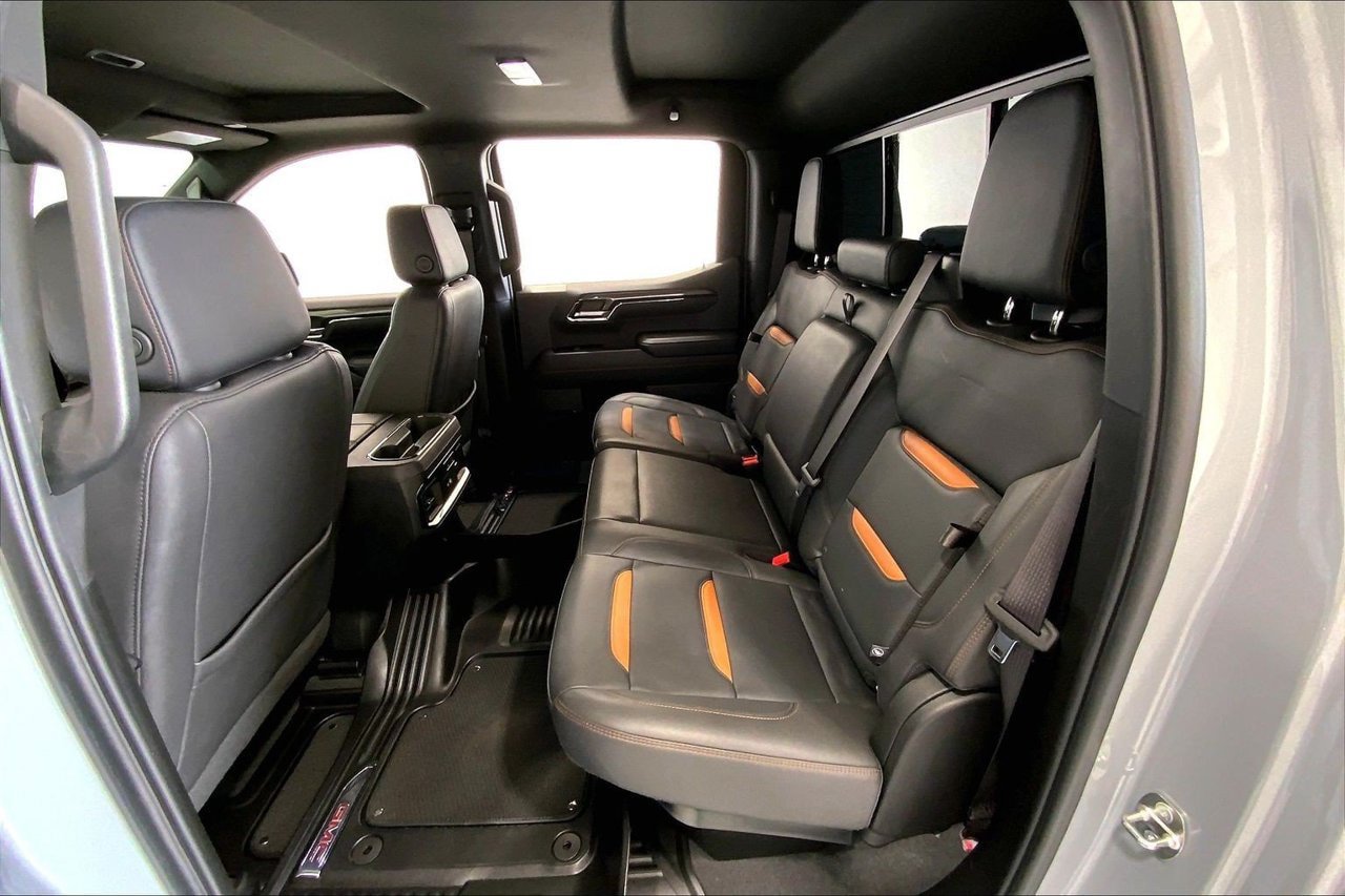 Used 2024 GMC Sierra 1500 AT4 w/ Technology Package AWD/4WD image 19
