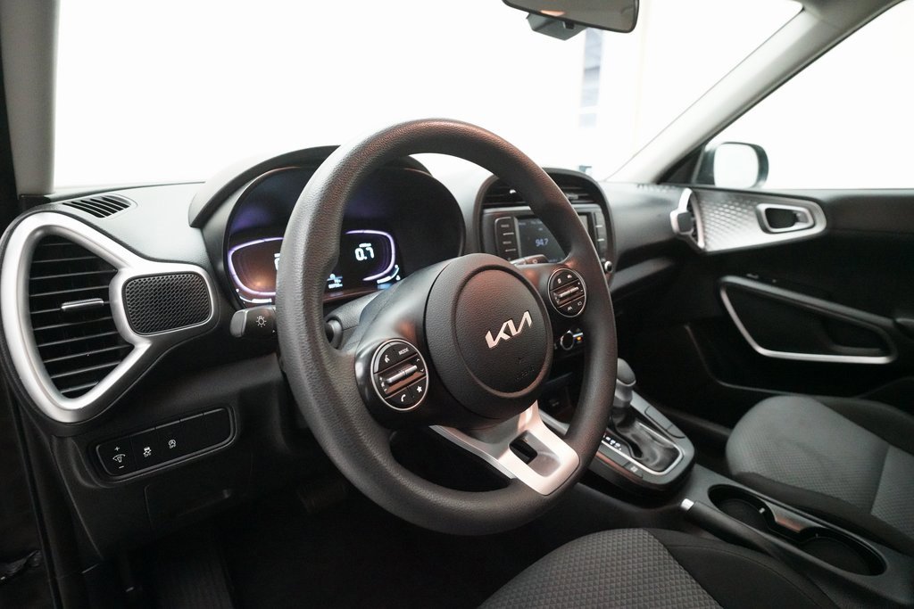 Certified 2023 Kia Soul LX w/ LX Technology Package image 8