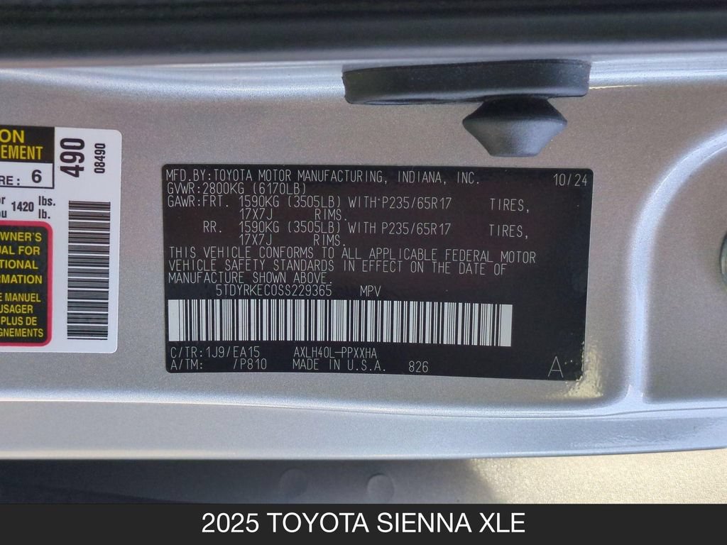 Used 2025 Toyota Sienna XLE FWD image 24