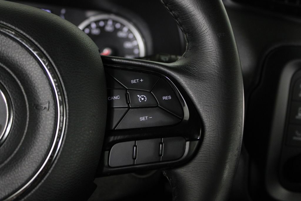 Used 2017 Jeep Renegade Altitude image 25