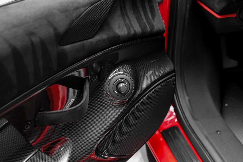Used 2020 Ferrari 488 Pista Coupe RWD image 44