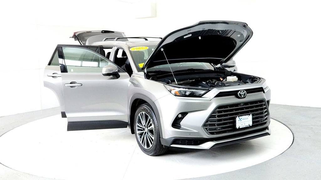 Certified 2025 Toyota Grand Highlander AWD Hybrid image 9