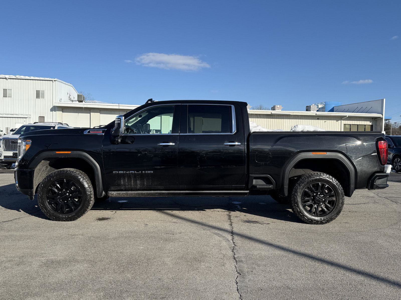 Used 2023 GMC Sierra 3500 Denali w/ Denali Black Diamond Edition image 8