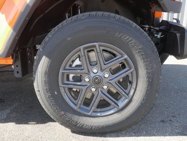 New 2025 Jeep Gladiator Sport image 12