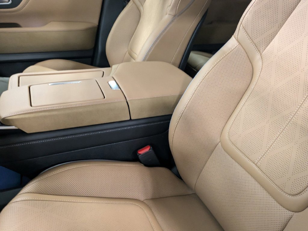 Used 2025 INFINITI QX80 Sensory AWD/4WD image 9