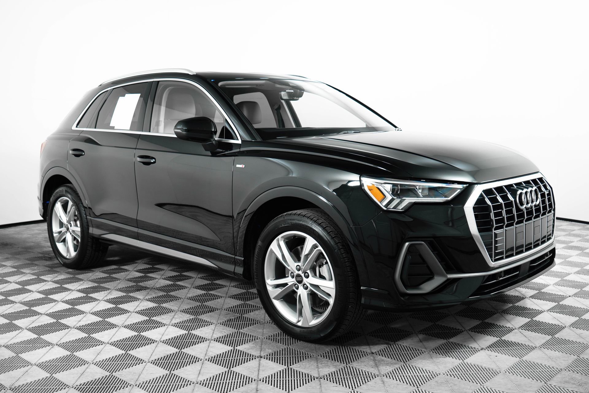 Certified 2024 Audi Q3 2.0T Premium Plus