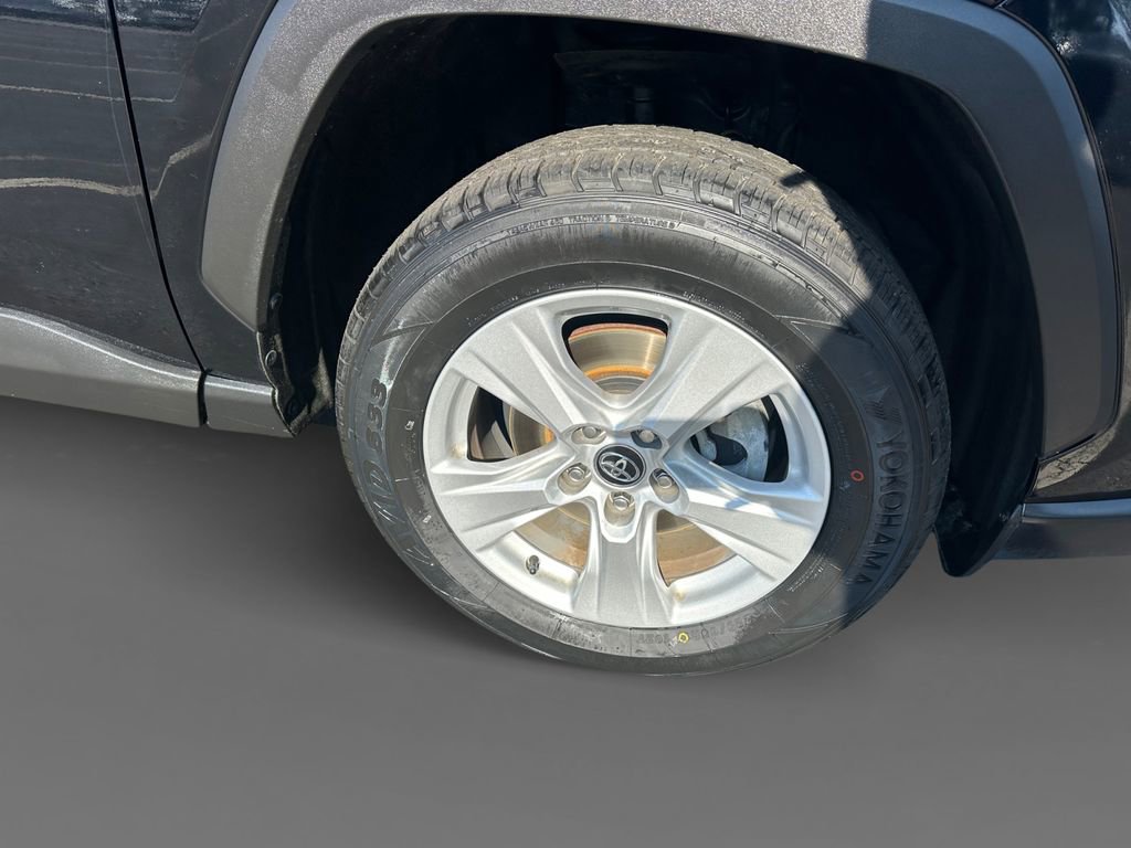 Used 2020 Toyota RAV4 XLE image 16