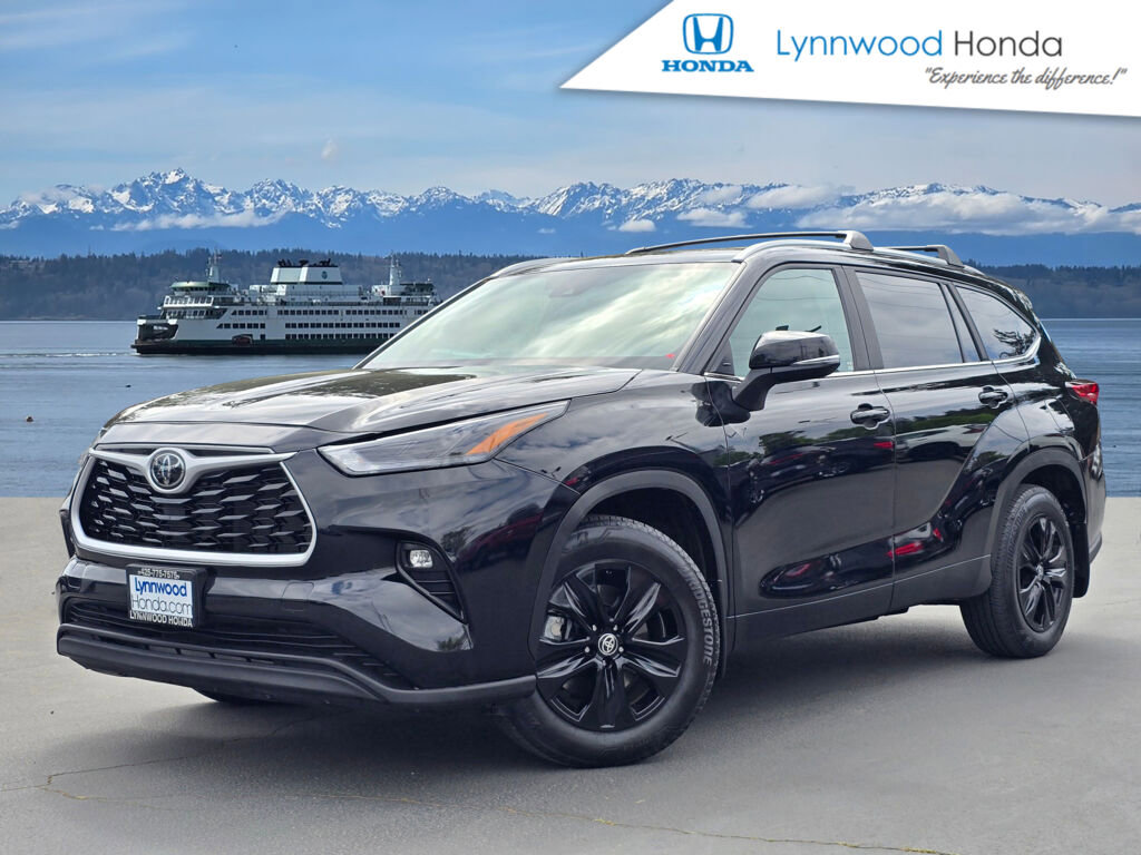 Used 2024 Toyota Highlander XLE AWD/4WD image 1