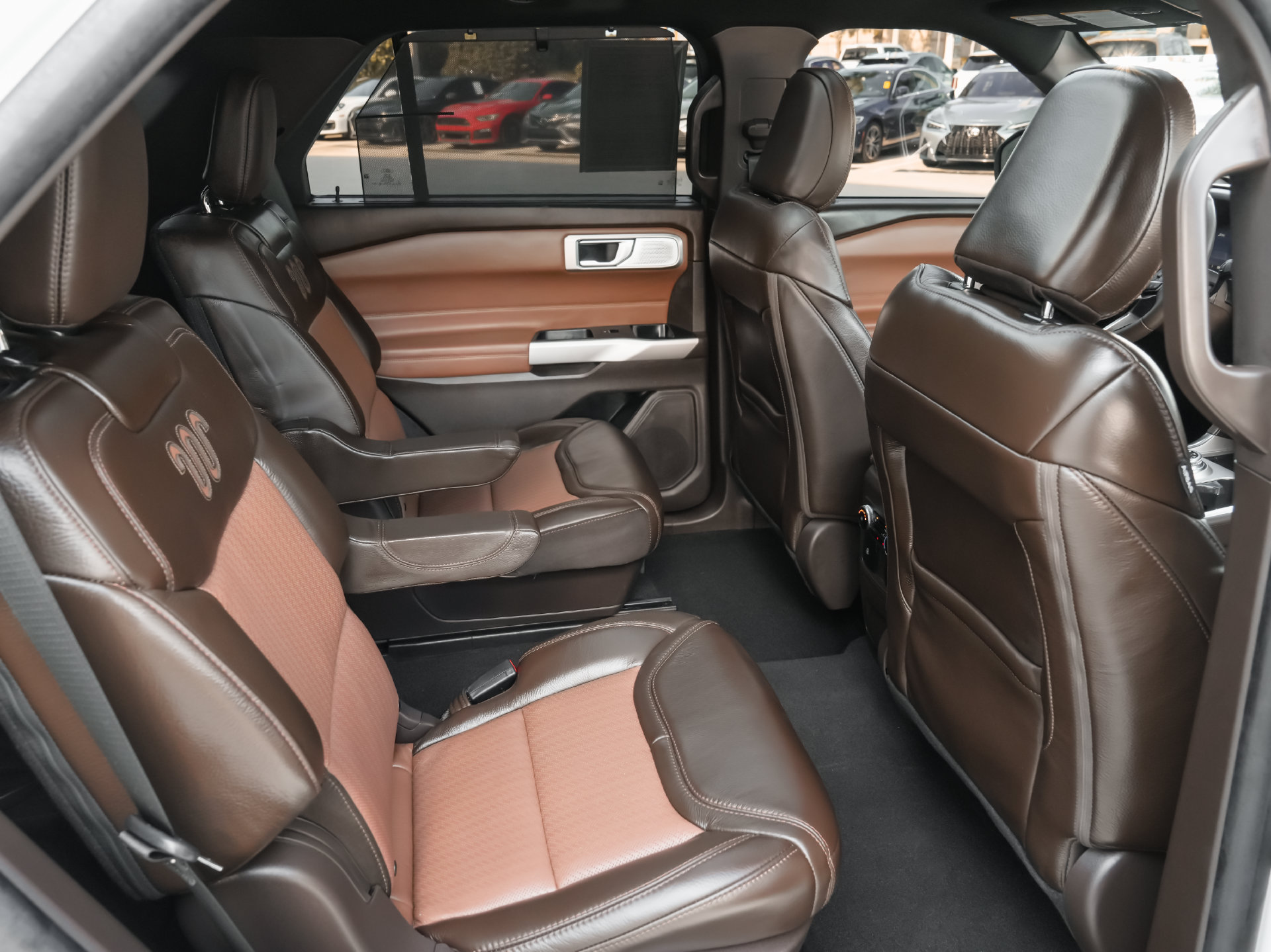 Used 2024 Ford Explorer King Ranch w/ Technology Package RWD image 8