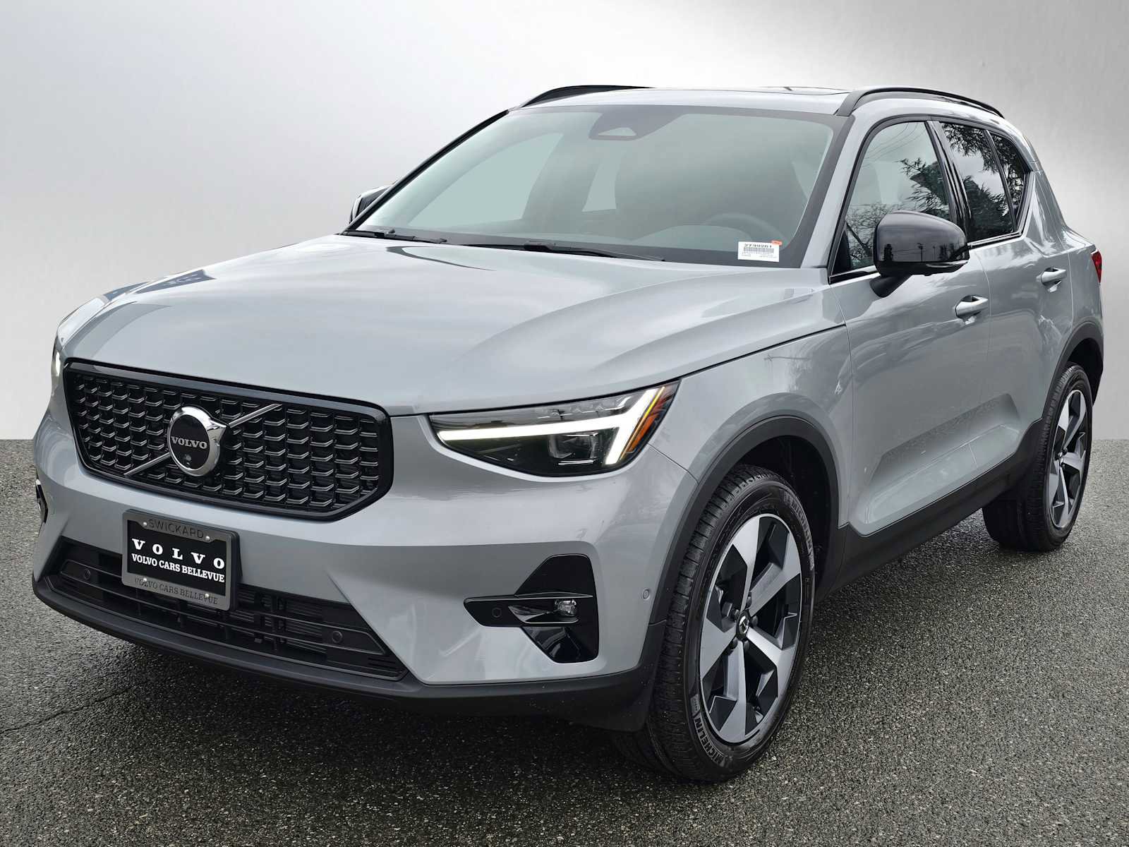 New 2026 Volvo XC40 B5 Plus w/ Protection Package Premier image 7
