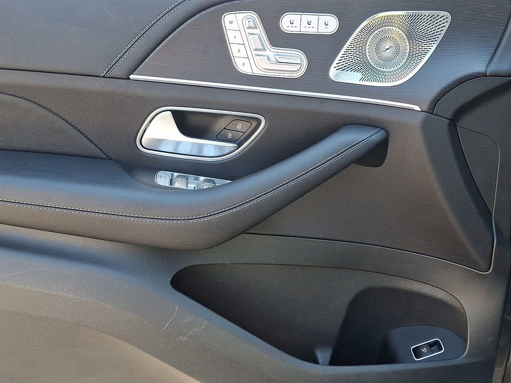 Used 2024 Mercedes-Benz GLS 450 4MATIC image 13