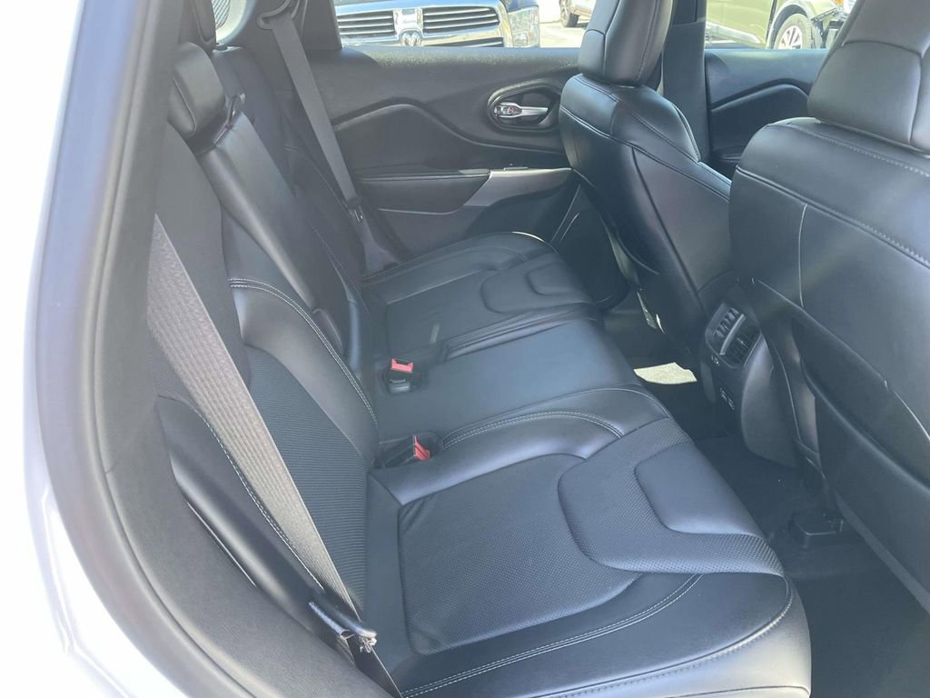 Used 2021 Jeep Cherokee Latitude Lux image 44