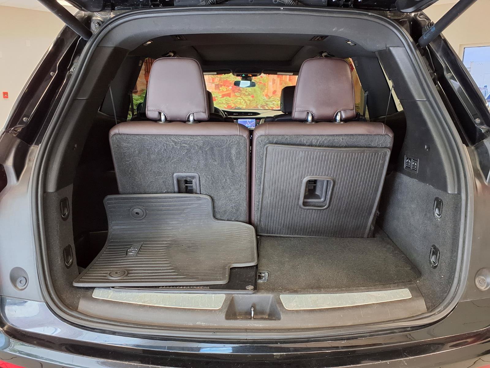 Used 2020 Cadillac XT6 Premium Luxury FWD image 16