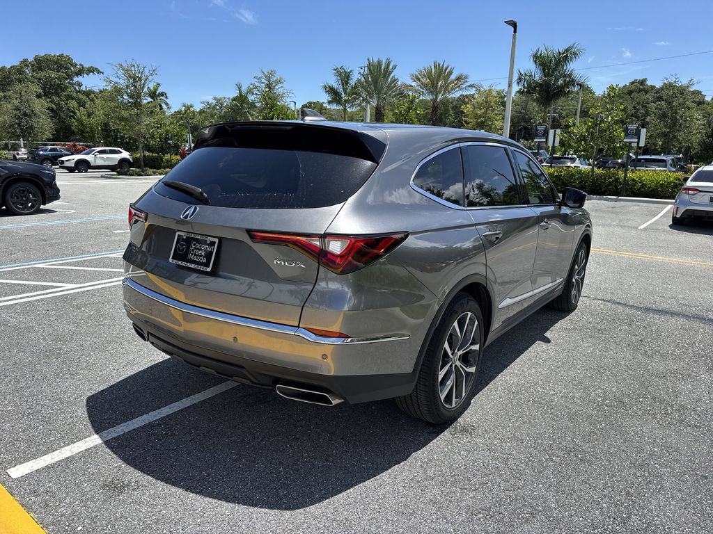 Used 2024 Acura MDX w/ Technology Package FWD image 3