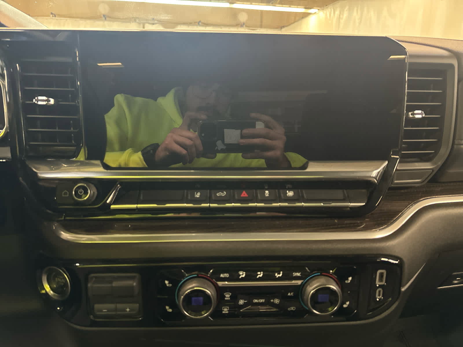 Certified 2025 Chevrolet Silverado 2500 LT w/ Convenience Package image 18