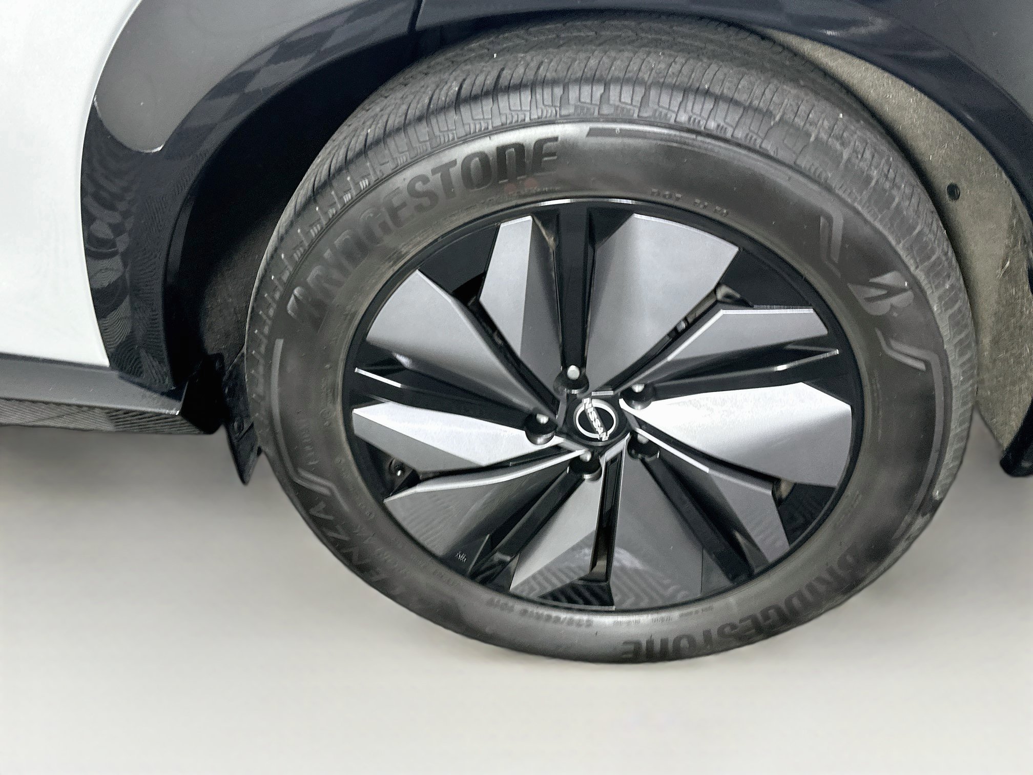Used 2023 Nissan Ariya FWD image 11