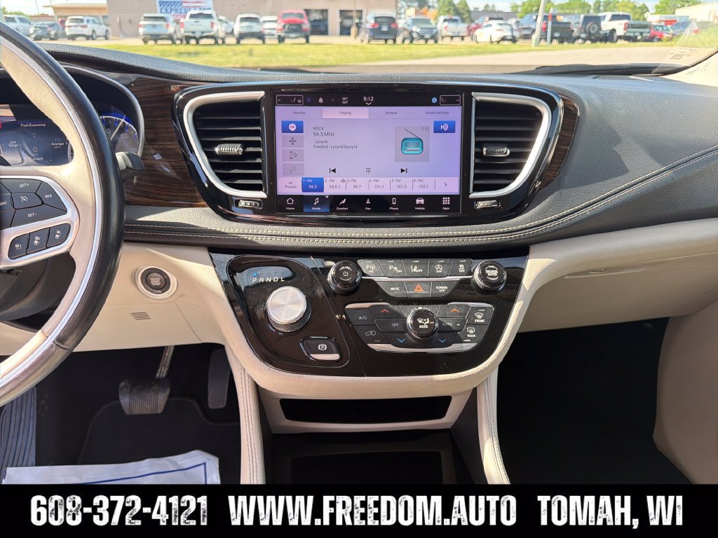 Used 2021 Chrysler Pacifica Limited w/ Premium & Safety Sphere Group AWD/4WD image 17