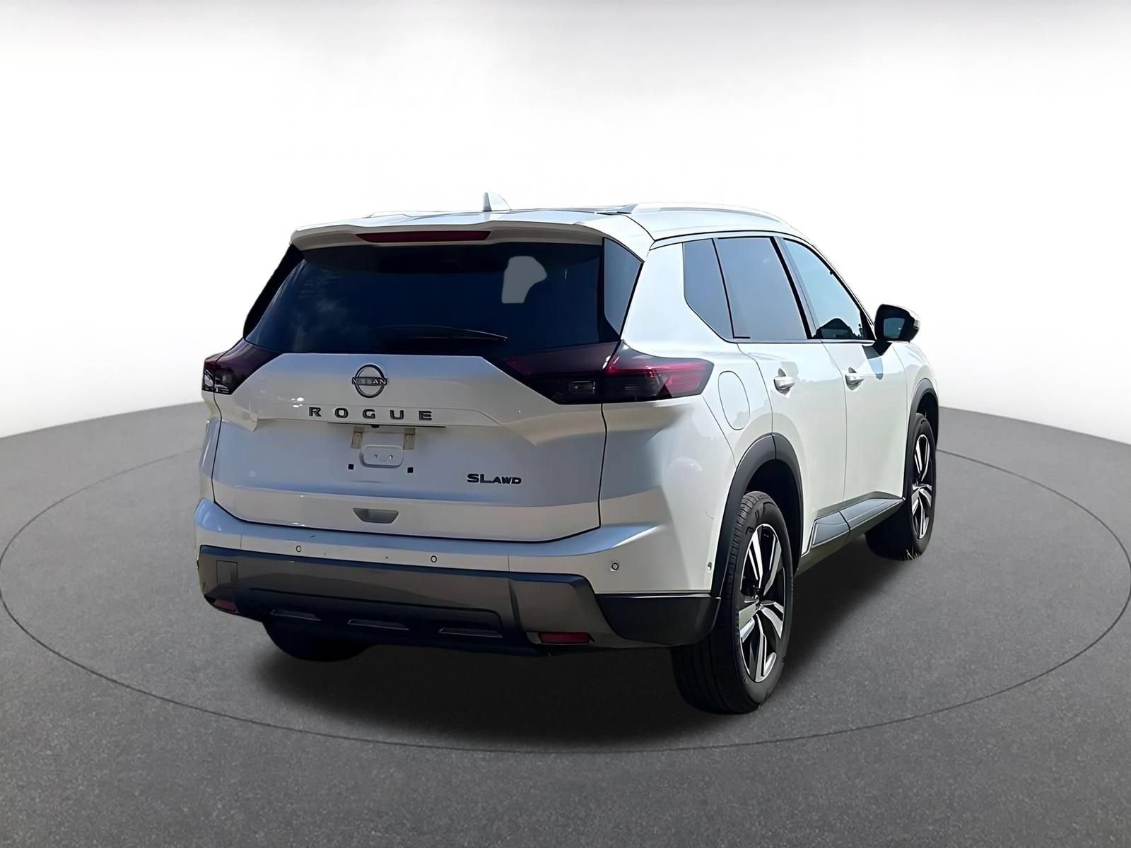 Used 2026 Nissan Rogue SL AWD/4WD image 14