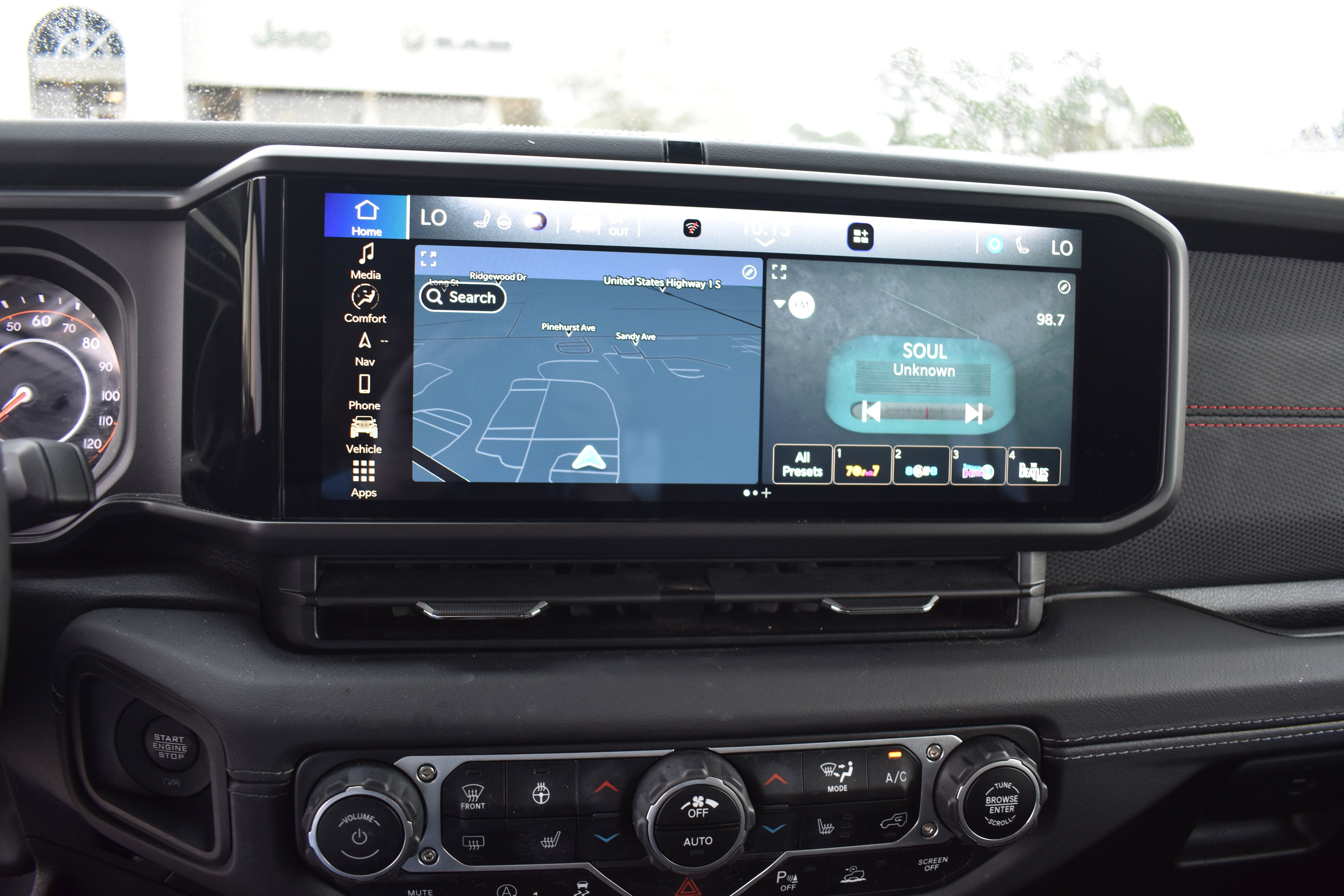 Used 2025 Jeep Wrangler Unlimited Rubicon w/ Safety Group image 20