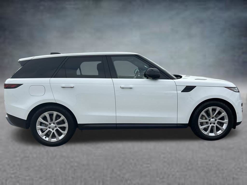 Used 2025 Land Rover Range Rover Sport SE AWD/4WD image 6