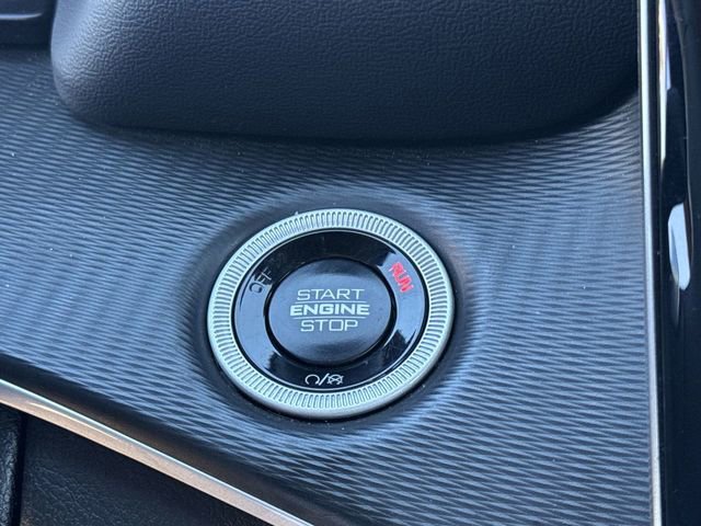 Used 2025 Jeep Grand Cherokee Altitude AWD/4WD image 18