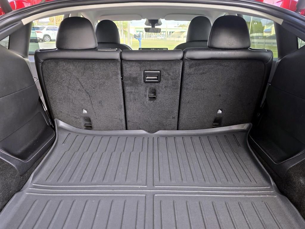 Used 2025 Tesla Model Y Long Range image 32