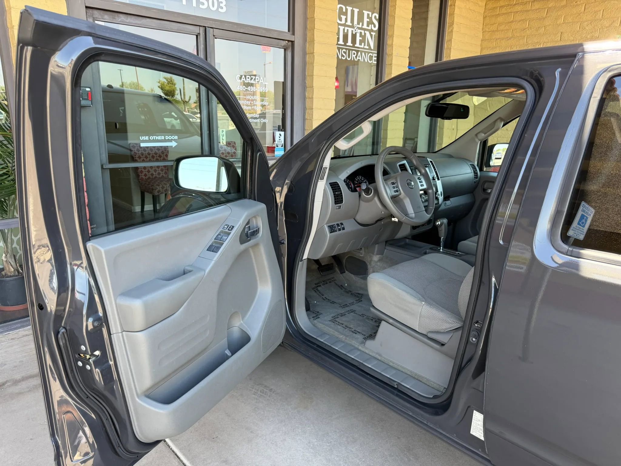Used 2015 Nissan Frontier SV w/ SV Value Truck Package AWD/4WD image 15