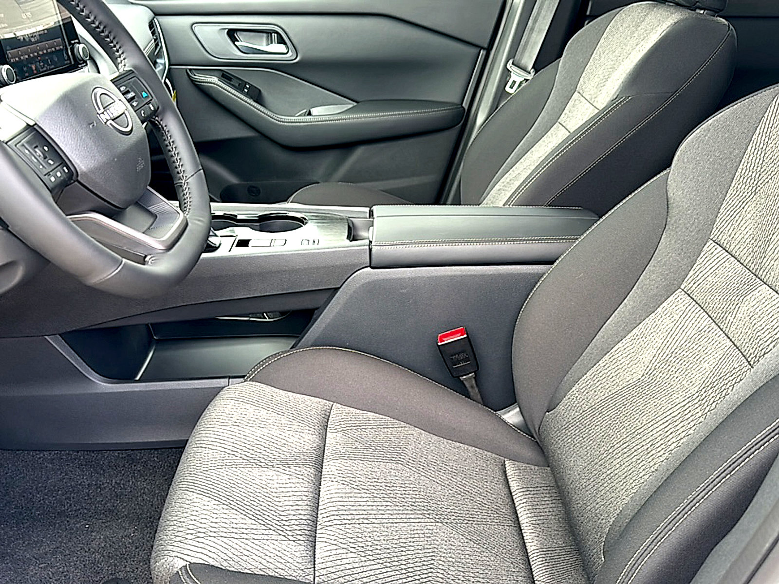 New 2026 Nissan Rogue SV FWD image 10