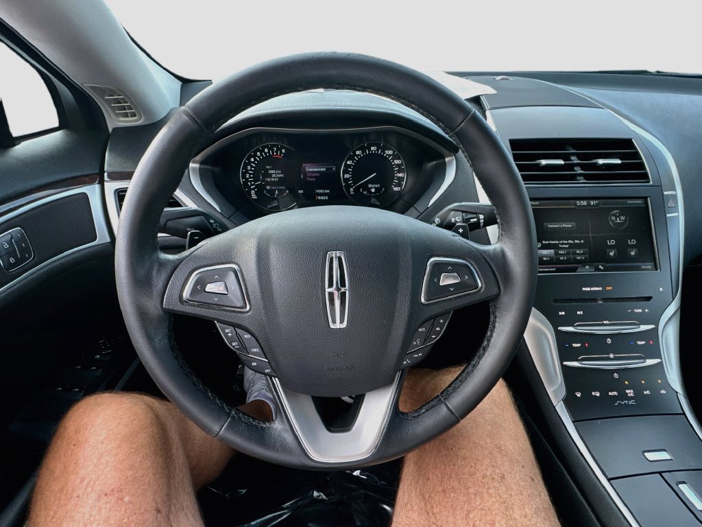 Used 2016 Lincoln MKZ FWD image 11