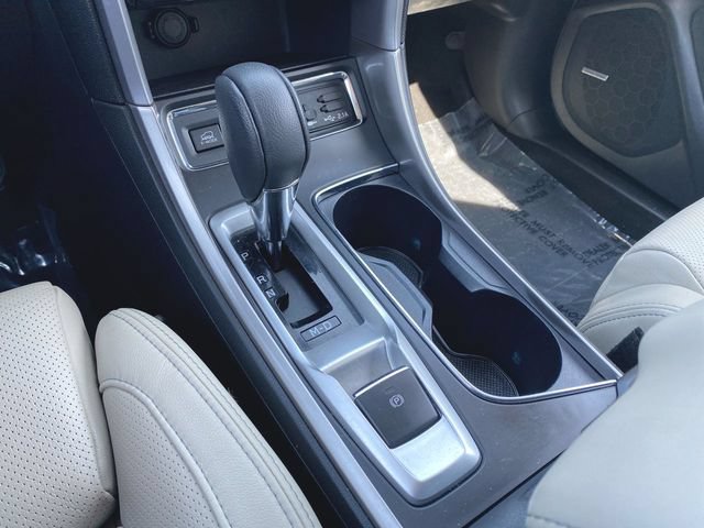 Used 2019 Subaru Ascent Limited AWD/4WD image 16