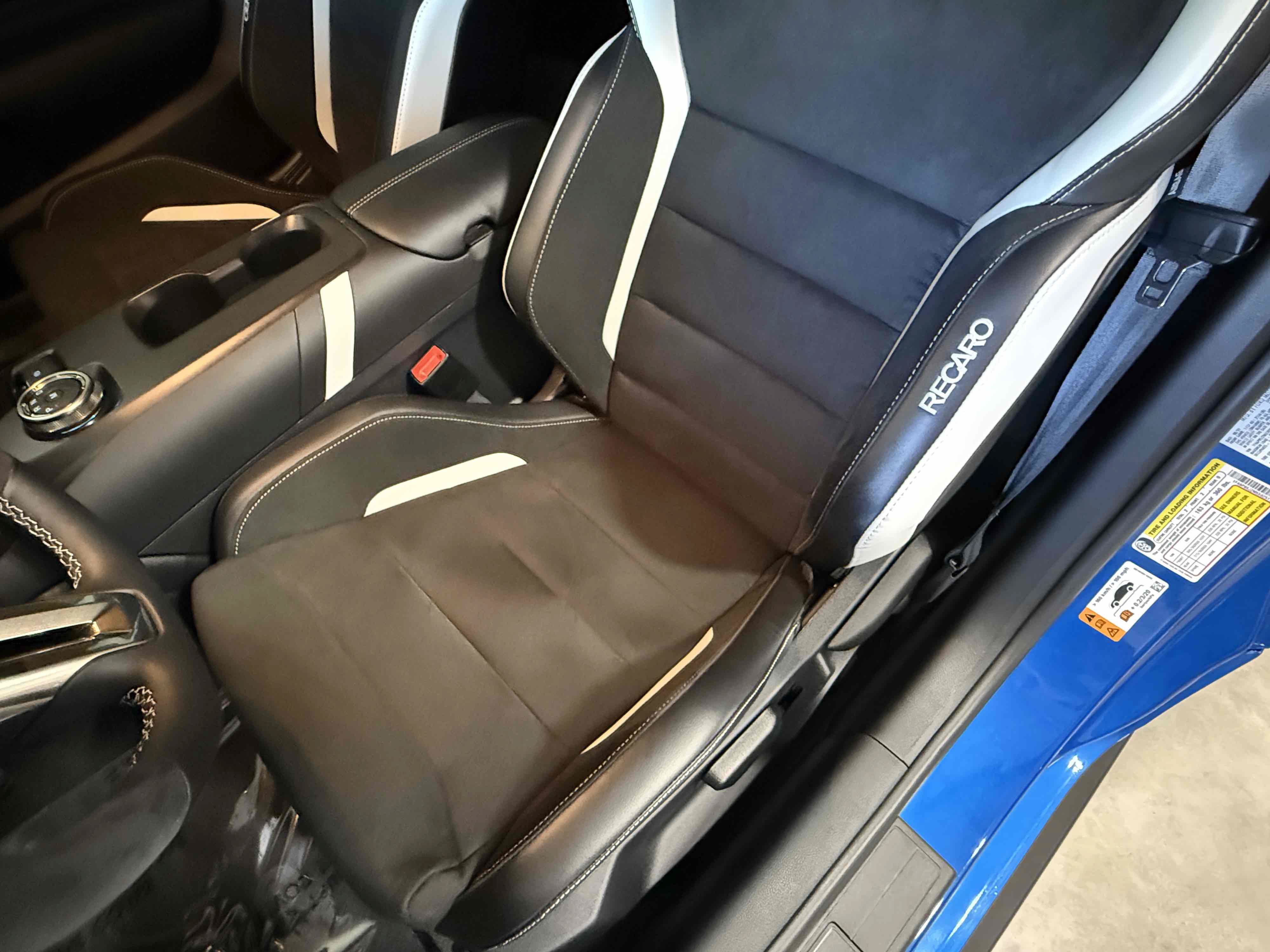Used 2021 Ford Mustang Shelby GT500 w/ Carbon Fiber Track Pack RWD image 77