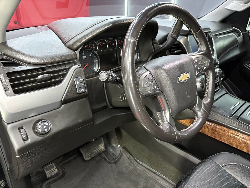 Used 2018 Chevrolet Suburban Premier image 15
