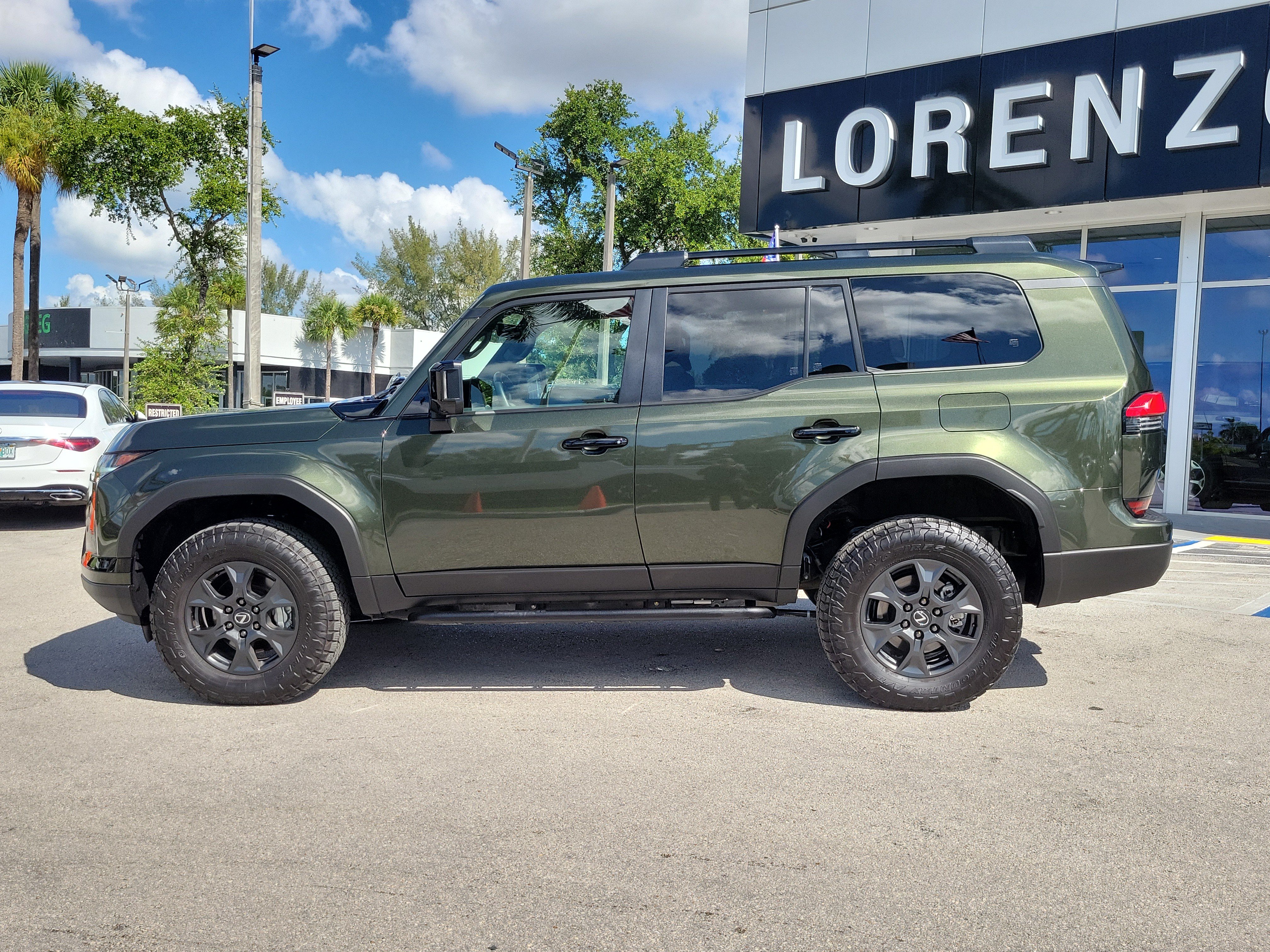 Used 2025 Lexus GX 550 AWD/4WD image 8