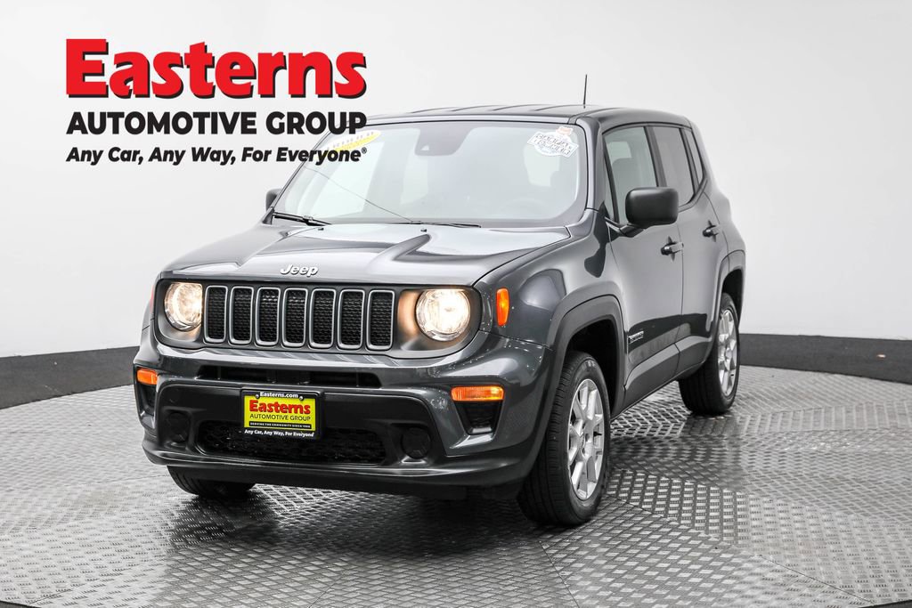Used 2023 Jeep Renegade Latitude image 1