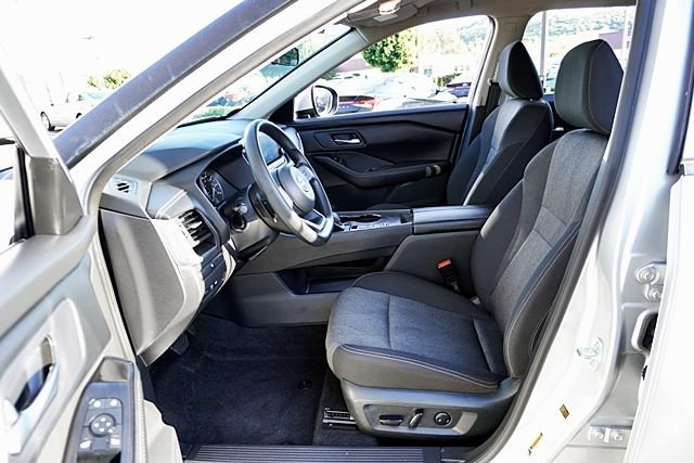 Used 2024 Nissan Rogue SV image 15