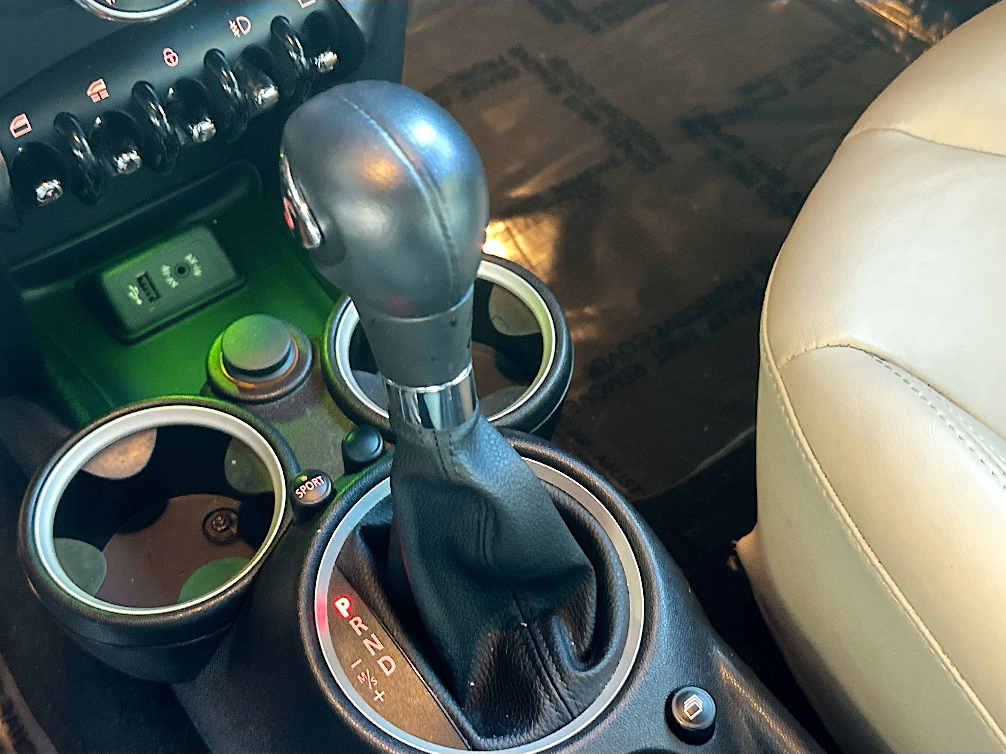 Used 2014 MINI Cooper S image 14