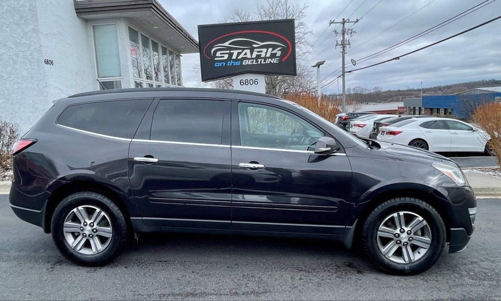 Used 2017 Chevrolet Traverse LT image 1