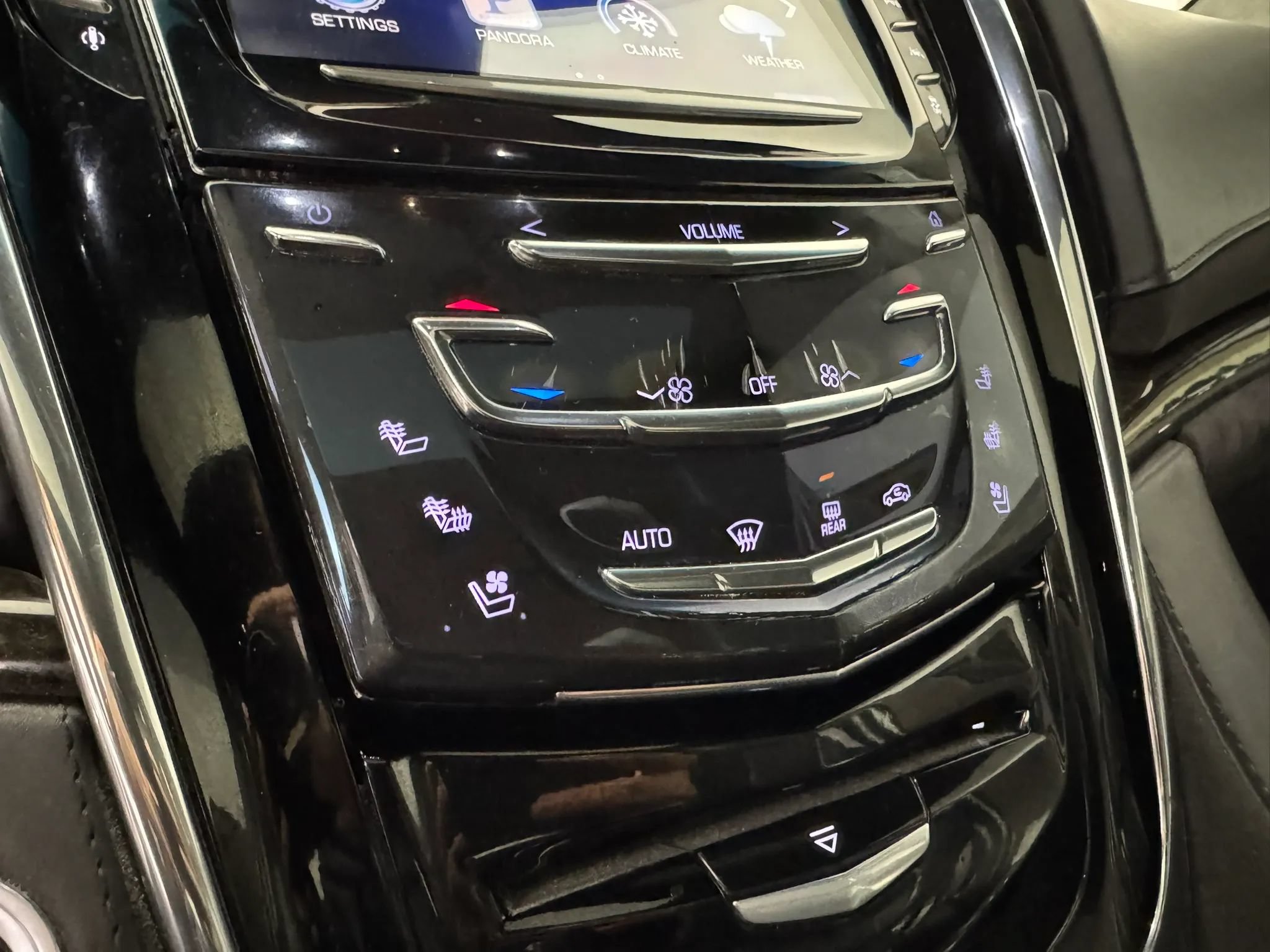 Used 2016 Cadillac Escalade Platinum AWD/4WD image 22