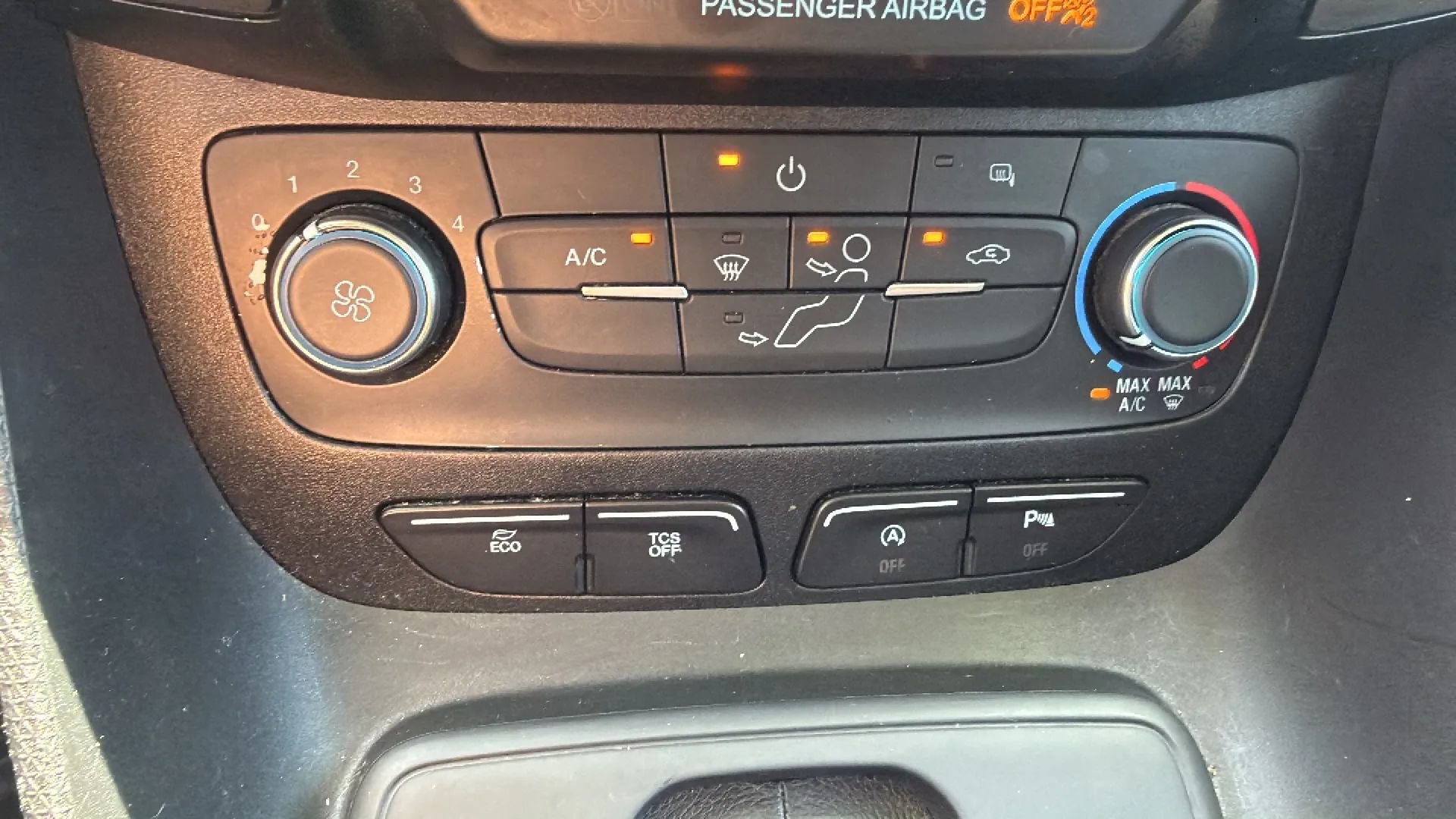 Used 2020 Ford Transit Connect XLT image 13