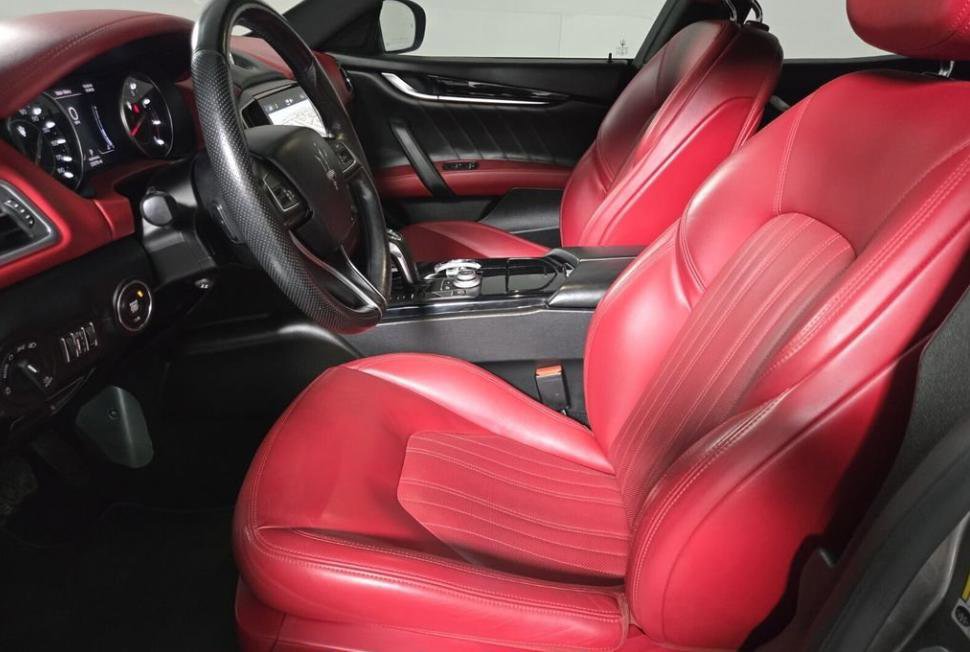 Used 2021 Maserati Ghibli S image 8