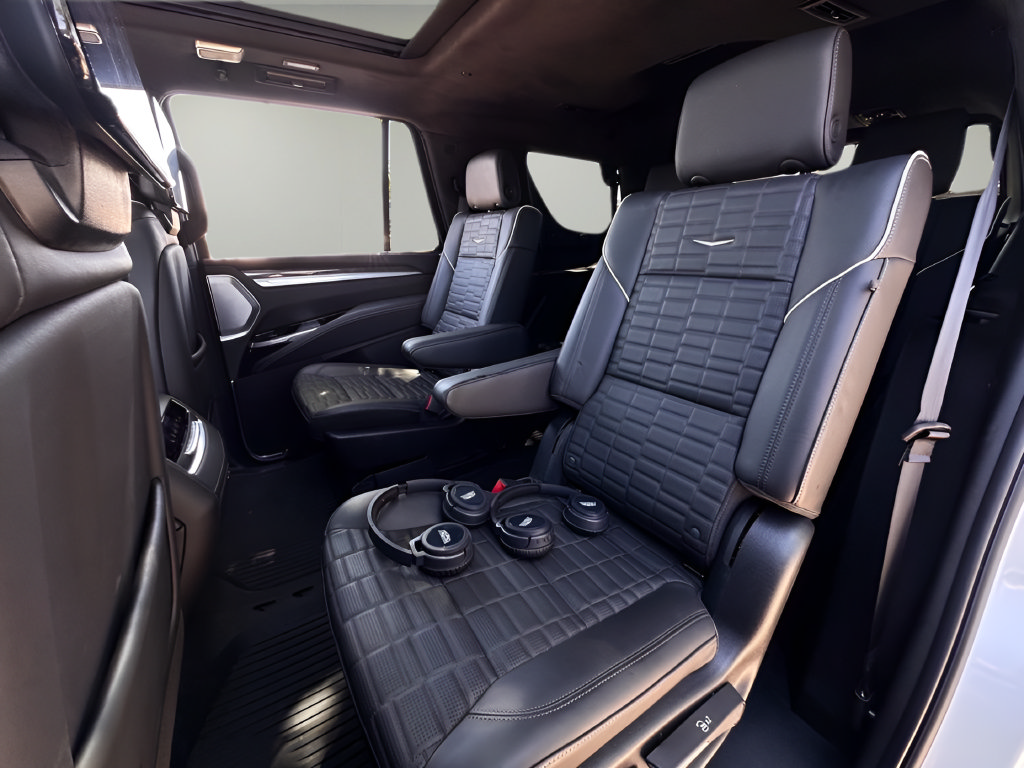 Used 2025 Cadillac Escalade V w/ LPO, Floor Liner Package AWD/4WD image 18