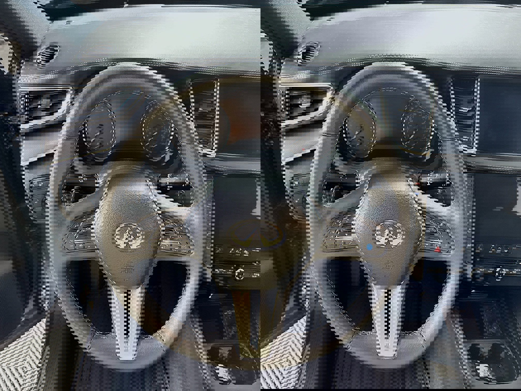 Used 2023 INFINITI QX55 Luxe w/ Cargo Package image 15