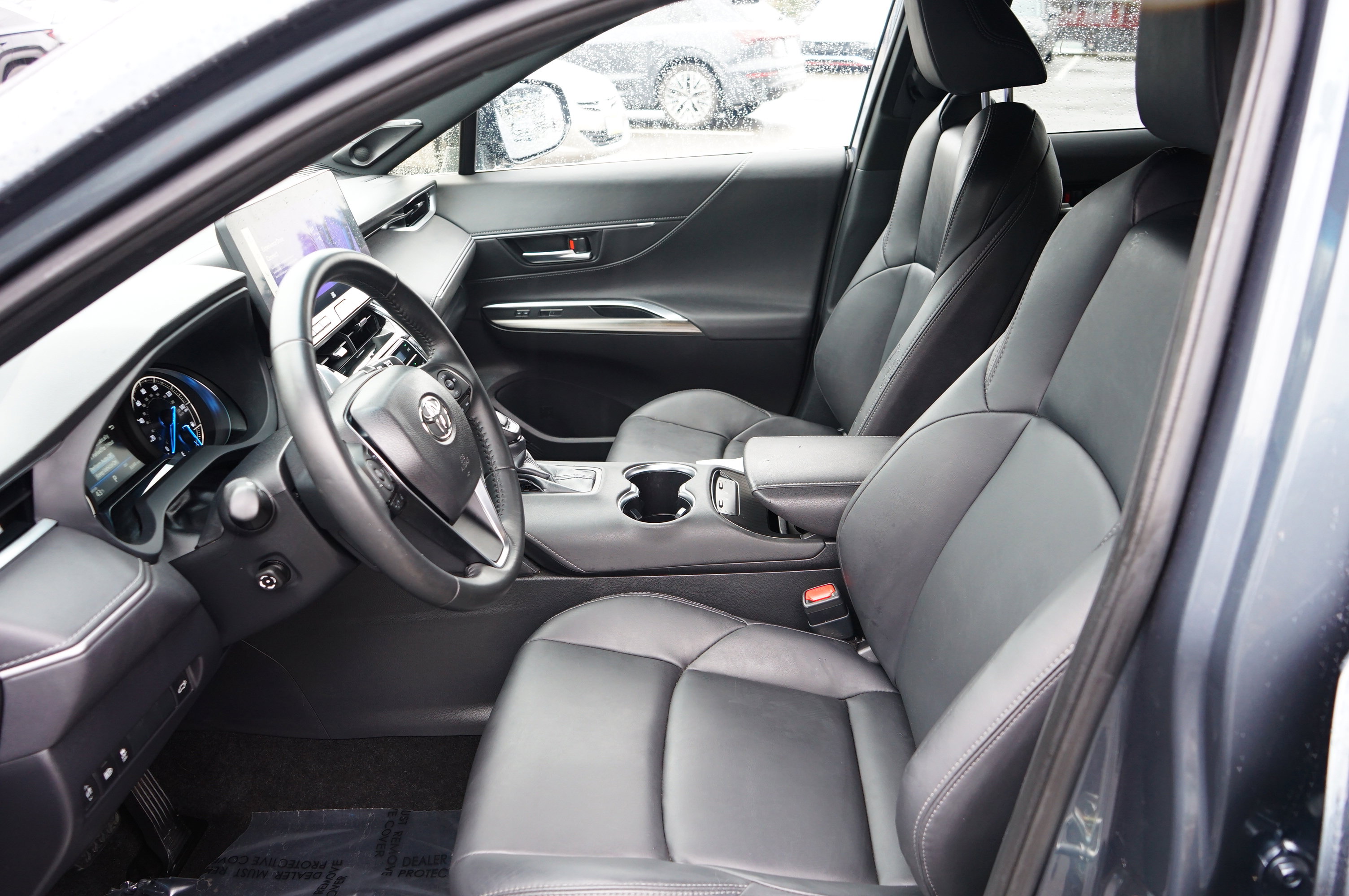 Used 2024 Toyota Venza XLE AWD/4WD image 17